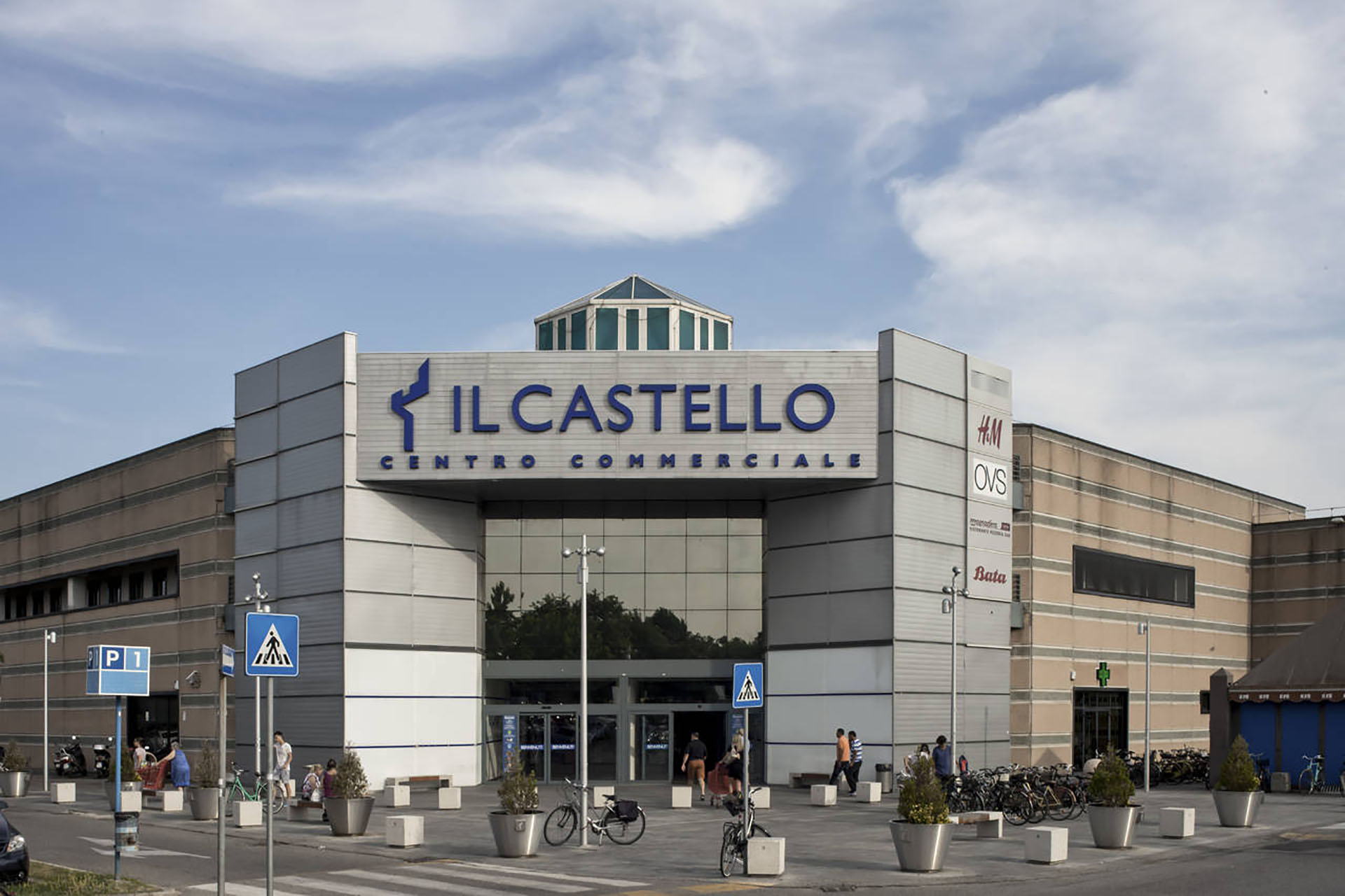 Centro Commerciale Il Castello esterno