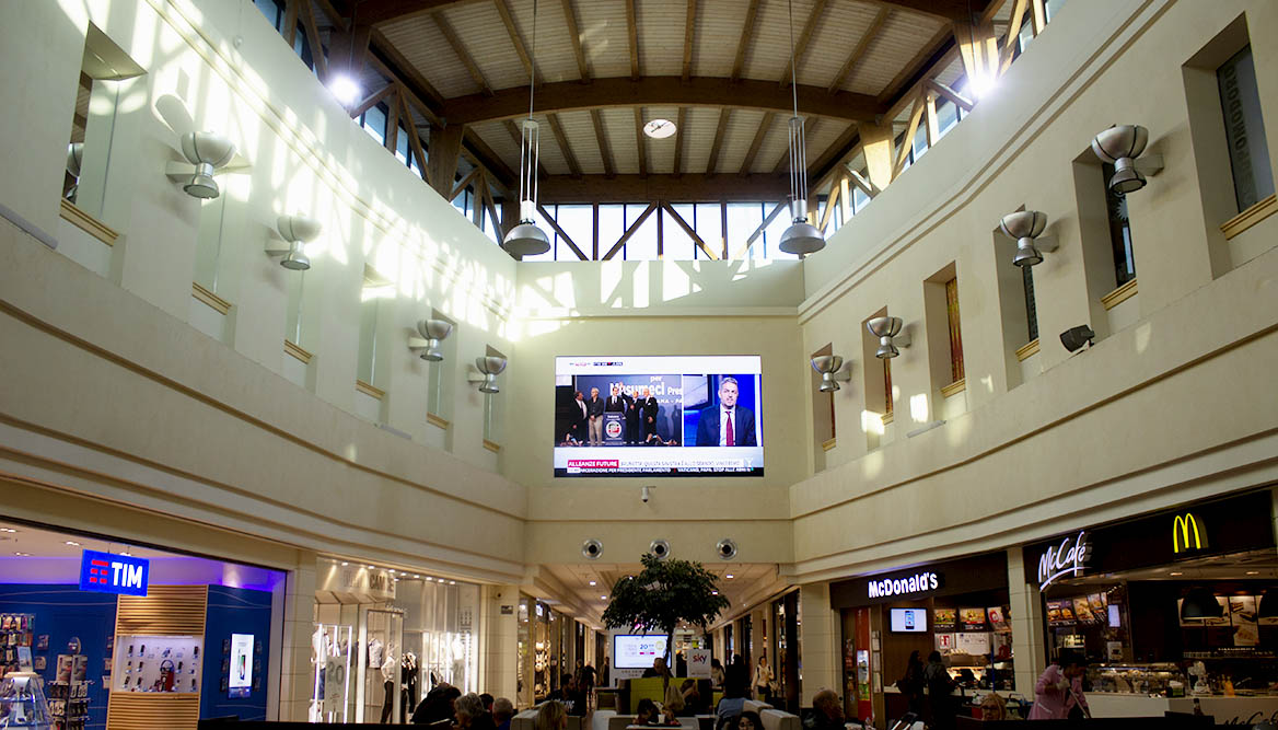 Centro Commerciale Collestrada mall