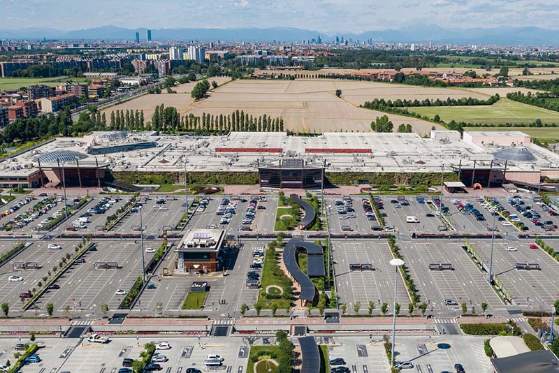 Centro-commerciale-Fiordaliso-Milano-esterni-verde-sostenibilità-parking